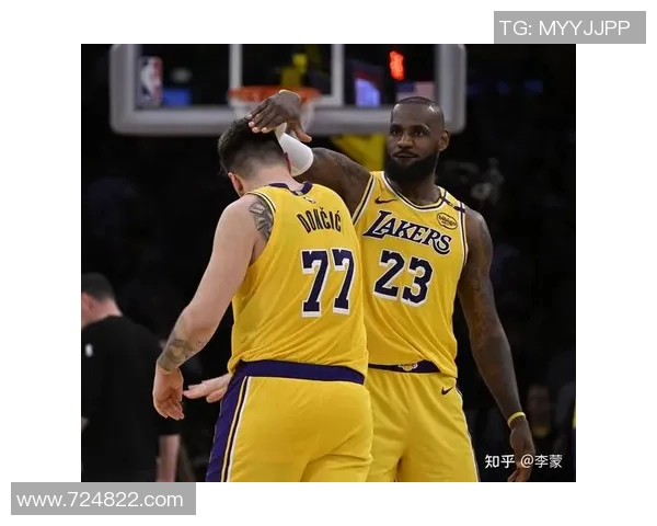 詹姆斯在对阵火箭队的精彩表现视频回顾与分析