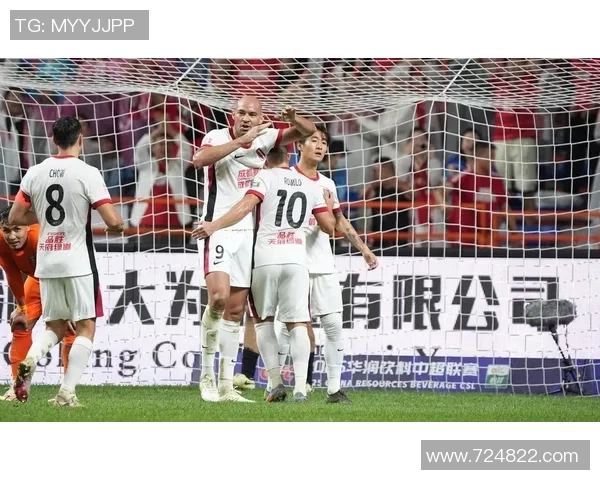 大连人迎战上海申花争夺中超积分榜关键战役的胜利荣耀 大连人迎战上海申花争夺中超积分榜关键战役的胜利荣耀